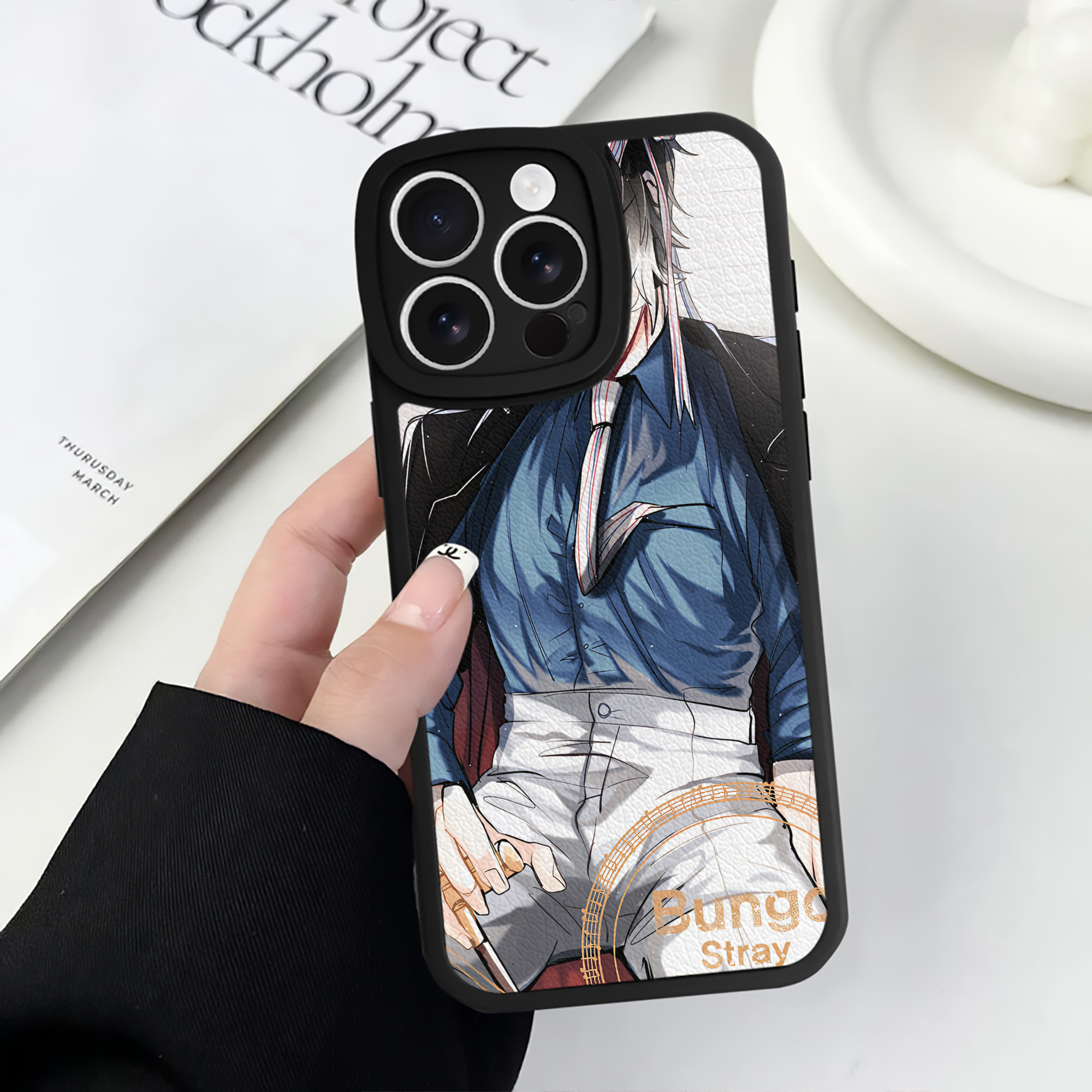 （画像用） 文豪ストレイドッグス Bungo Stray Dogs 【iPhone 16シリーズ対応】シリコンスマホケース（レザー調） 材質：シリコン